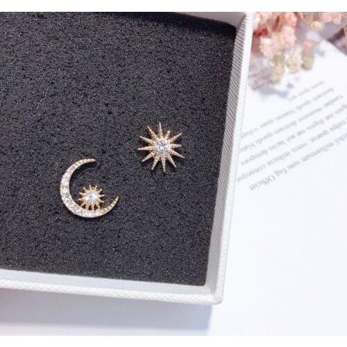 Cute Bling Rhinestone Star Moon Asymmetry Stud Earrings for Women New Korean Elegant Jewelry Gift Fashion Brincos 6B1034