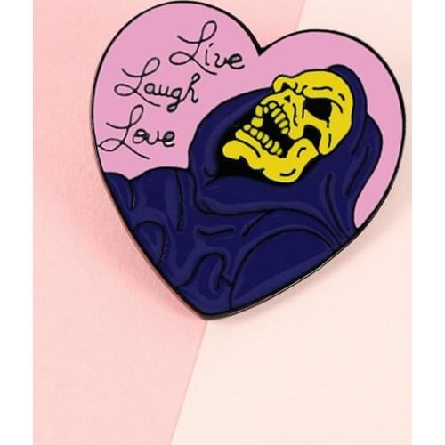 Laugh Skeletor Heart Brooches Gothic Dark Badge Lapel Pins Love Skull Halloween Enamel Brooches Pins Jewelry Best Friend Gift