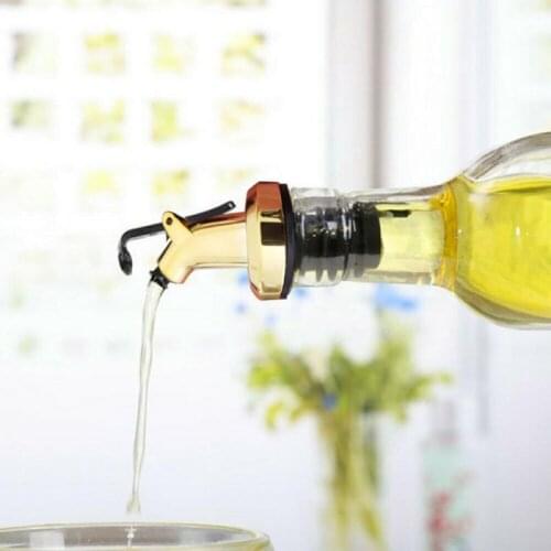 Olive Oil Sprayer Liquor Dispenser Wine Pourers Flip Top Stopper Kitchen Tools