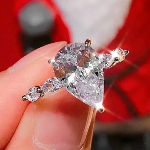 Huitan Simple Stylish Water Drop Cubic Zirconia Womens Rings Romantic Bridal Wedding Ring Silver Color Trendy Jewelry for Party