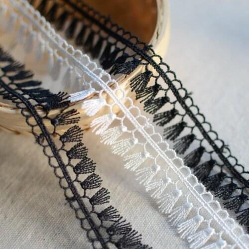 5meter 1.8cm Wide White Black Color Dangle Embroidery Lace Trim for Bridal Wedding Tassel Design Z322