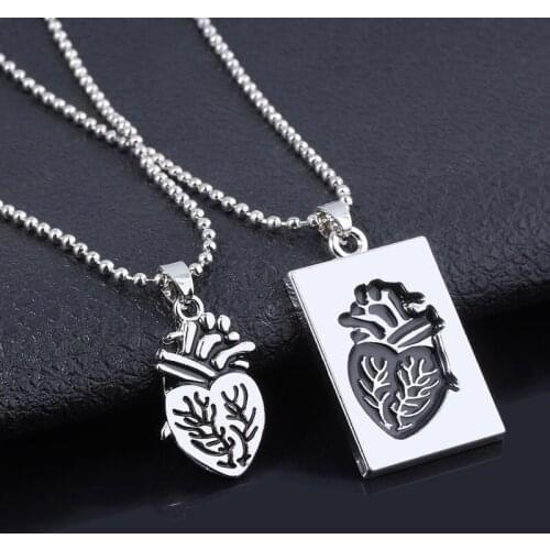 Fashion 2Pcs Creative Heart Shape Pendant Lovers Necklaces for Men Women Hip Hop Alloy Necklace Chain Choker Jewelry Accessories