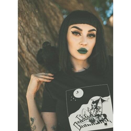 Vampire Moon Kissed T-Shirt Casual Short Sleeve Graphic Tee Grunge Witches Funny Cotton Tos Vintage Tumblr Halloween art Outfits