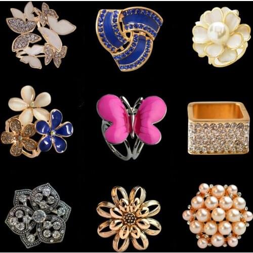 MZC Delicate Flower Scarf Buckle, Chic Crystal Hijab Pin, Zinc Alloy Enamel Butterfly, Vintage Pearl Silk Buckle Femme Gift