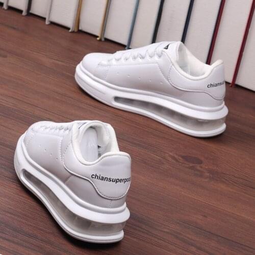 Small white shoes female thick bottom air cushion leisure sports shoes autumn new Korean edition red female joker board shoes