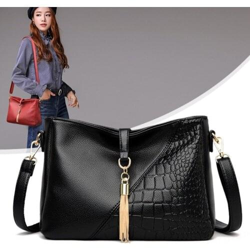 2021 new fashion tassel single shoulder bag PU leather womens messenger bag Street temperament Tote Bag