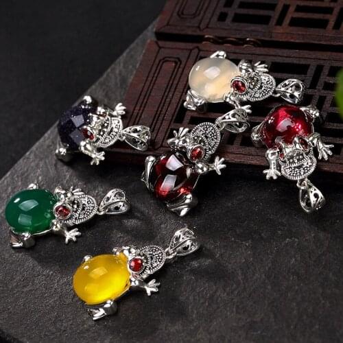 Ancient ways is Thai silver inlaid chalcedony pomegranate red spittor female collarbone wholesale sweater chain pendant