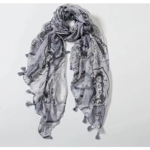 2021 Fashion Totem Pattern Tassel Scarf Shawls Soft Beach Geometry Print Hijab Wrap Free Shipping