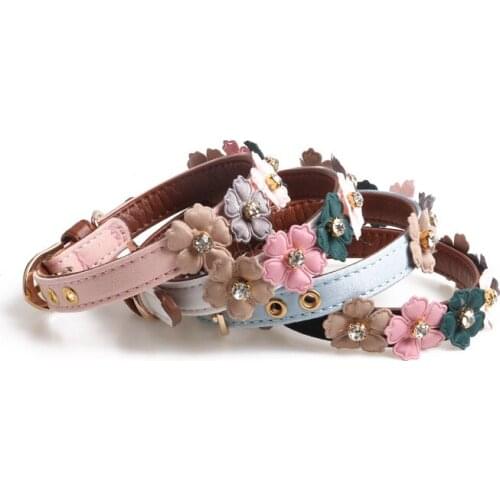 New Fashion Pet Collar Flower Decoration PU Leather with Rhinestone Dog Collar Accessories Dog Supplies Pet Accessories
