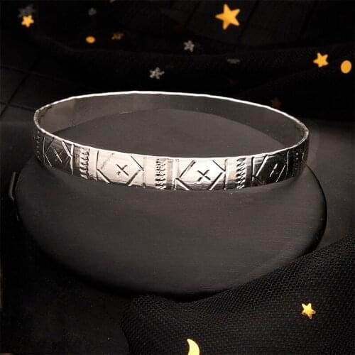 New fashion pure zinc alloy bracelet made of gold shiny fashionable girl bracelet