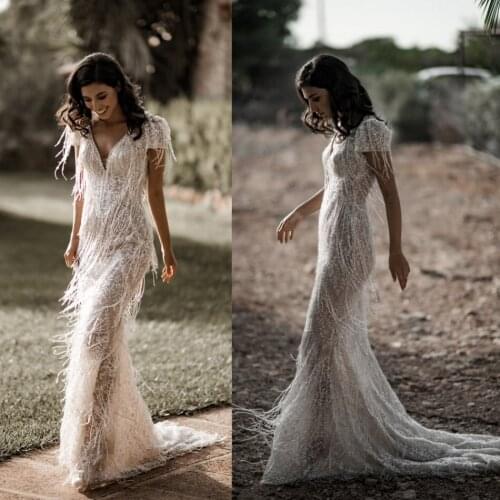 Luxury Feather Beads Mermaid 2020 Wedding Dresses Lace Appliqued Short Sleeve V Neck Bridal Gowns Sweep Train Robe De Mariée