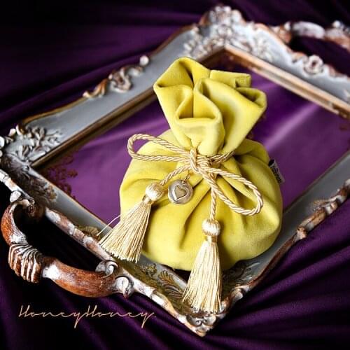 20pcs/lot Scepter Yellow Velvet Gift Bags With Tassel Wedding Favor Candy Chocolate Bag Party For Packaing Gift Candy Bag