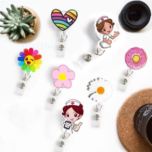 New Design 1 Piece High Quality Acrylic Retractable Nurse Badge Reel Fashion Daisy Love Heart Name Tag ID Badge Holder Clip