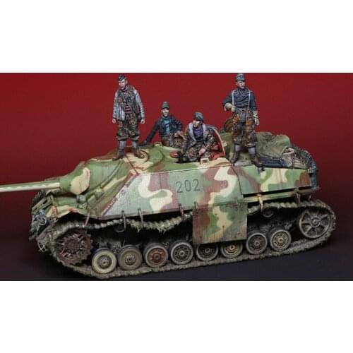 1:35 Resin Figure Model Kit Unassambled Unpainted 974(4 FIGURES NO TANK)