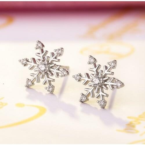 Huitan Silver Color Snowflake Stud Earrings Crystal Cubic Zirconia Romantic Christmas Gift Delicate Statement Earrings for Women