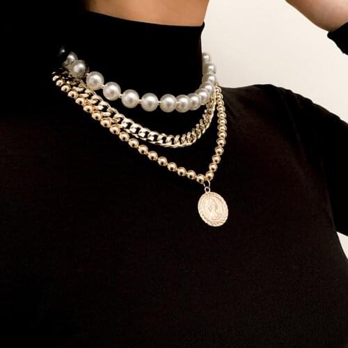 2021 New Retro Imitation Pearl Set Necklace Womens Temperament Mix and Match Portrait Pendant Necklace Jewelry Gift