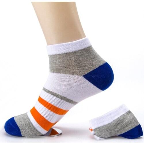 Mens new autumn and winter wild soxs deodorant sweat-absorbent cotton socks 5 pairs of boxes