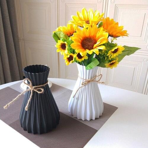 LISM Plastic Flower Vases