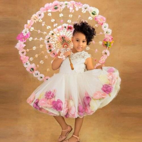 Hand Made Flowers Little Girl Dresses O Neck Knee Length White Appliques Kids Prom Party Dress Toddler Communion Gown