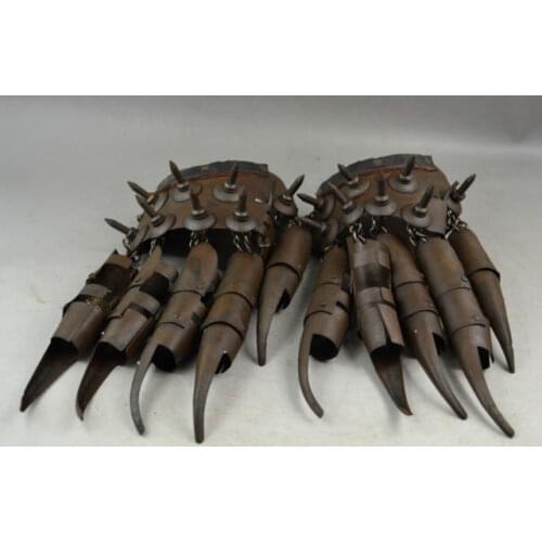 Delicate Chinese copper decoration hand-carved defense war two claws statue