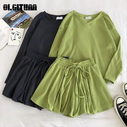 Women Fashion Casual Set 2020 Spring New Loose V-Neck Lnitted Top and Wide Leg High Elastic Waist Short Pants Solid 2 Pcs Sets