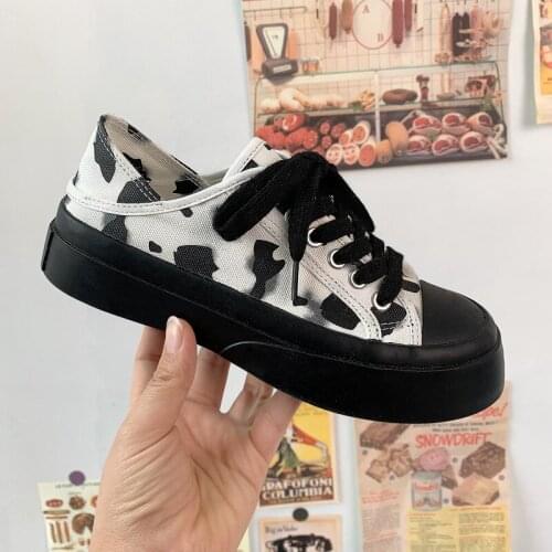 Women Canvas Shoes Fashion Vulcanized Cow Spots Black White Sneakers Trainers Leisure Thick Soled Flat 2021 Womens Footwear