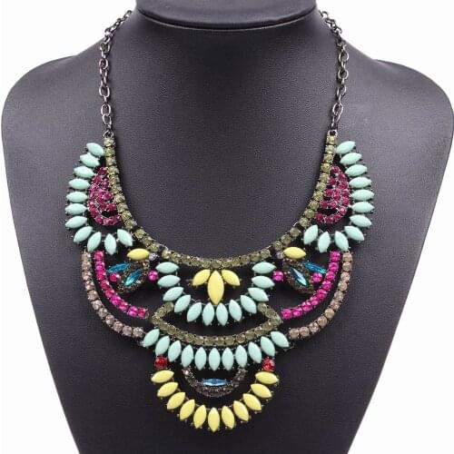 New Latest Fashion Vintage Necklace Party Leaf Shape Chunky Statement Flower Pendant Crystal Necklace Jewelry for Women