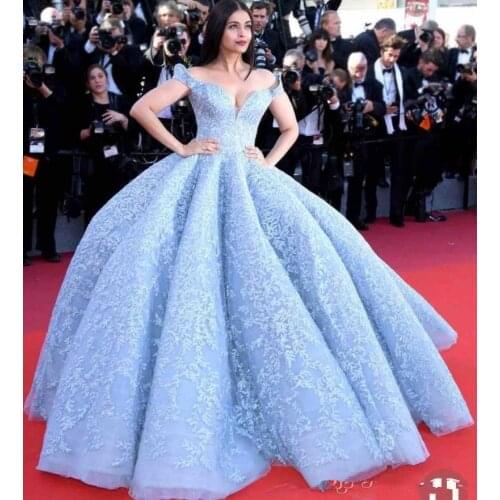 Ice Blue Ball Gown Prom Dresses 2019 Off The Shoulder Lace Appliques Evening Gowns Red Carpet Floor Length Celebrity Party