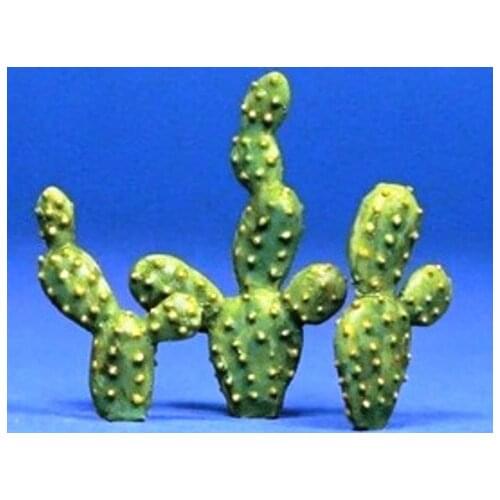 Resin cactus (a group of three) 1:35