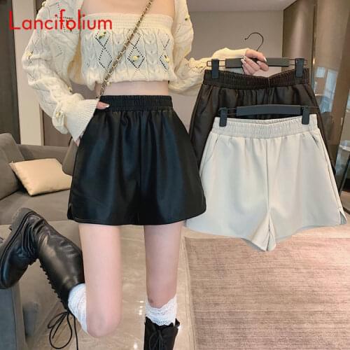 Lancifolium Women's Leather Shorts