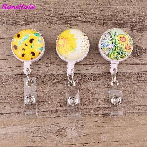 R2067 1pcs New Sunflowers You Are My Sunshine Badge Reel Clip Students Friends Exquisite IC Card Badge Holder Fashion Gifts