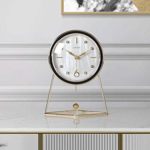 Creative Table Clock Luxury Modern Design Desk Watch Bedroom Silent Home Decor Clocks Desk Metal Holder Swing Tabletop Clock