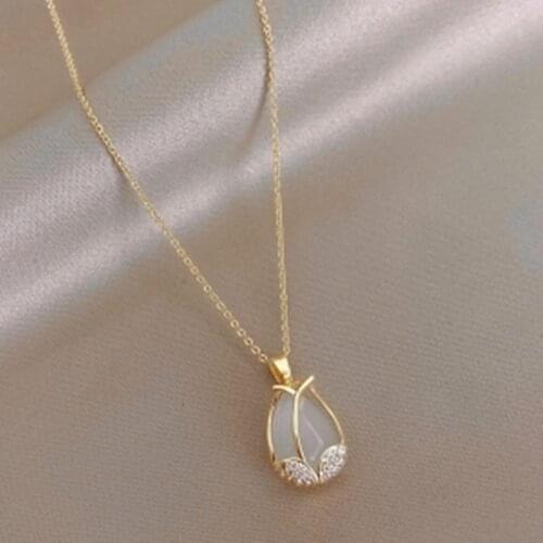 Korean Girl Necklace 2021 Fashion New Personality Wild Water Drop Shaped Lotus Crystal Necklace Womens Sale Women Accessories