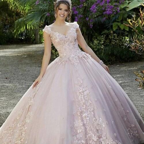 Light Pink Quinceanera Dress 2021 V-Neck Appliques Sequins Beads Backless Party Princess Sweet 16 Ball Gown Vestidos De 15 Años