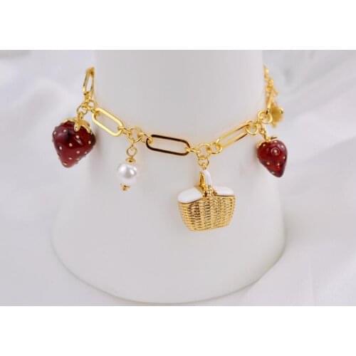 CSxjd New Strawberry Flower Basket Bee Pearl Bracelet Fresh and Sweet Temperament Womens Jewelry