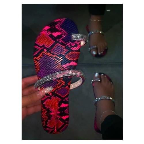 New 2020 Spring/summer single finger rhinestone bright diamond slippers candy color flat women sandals beach non-slip durable m