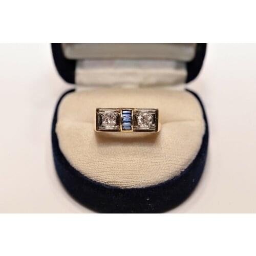 ANTIQUE ORIGINAL ART DECO 14K GOLD NATURAL DIAMOND AND SAPPHIRE DECORATED RING