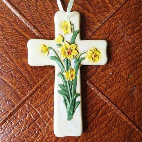 The cross of Jesus ornaments Christmas ornaments, home accessories crafts Catholic Christian gifts