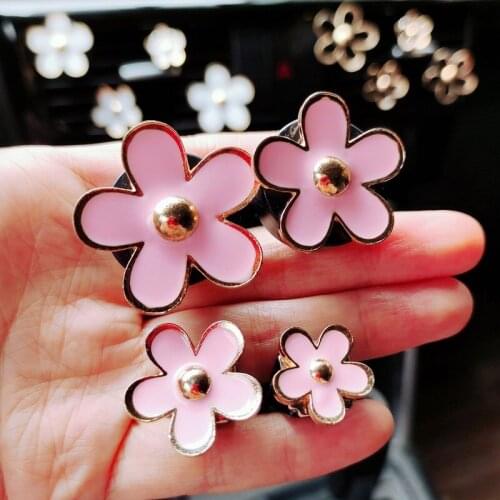 4pcs Floret Car Air Freshener Perfume Clip Cute Small Flowers Pink Car Accessories Interior Woman Aromatherapy Air Vent Clip
