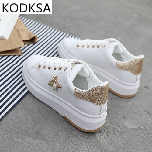 Women Casual Shoes 2020 New Women Sneakers Fashion Breathable PU Leather Platform White Women Shoes Soft Footwears Rhinestone