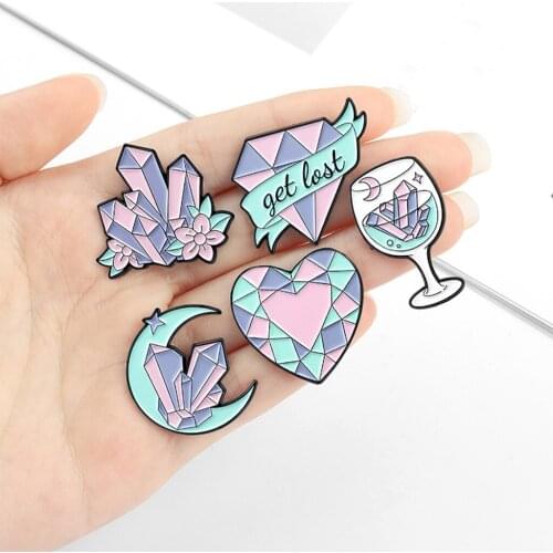 5pcs Fashion Brooches Pin Diamond Moon Heart Goblet Flower Shape for Women Lapel Pin Badge Jewelry Gift