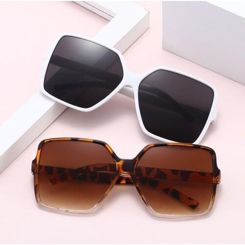 New Fashion Oversized Sunglasses For Woman Oversize Frame Gradient Lens Sun Glasses Eyeglasses Square Spectacle gafas de sol