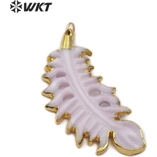 WT-JP158 carved natural shell Pendant leaf shape yellow black shell with gold bezel Connector women sea Necklace Pendant Jewelry