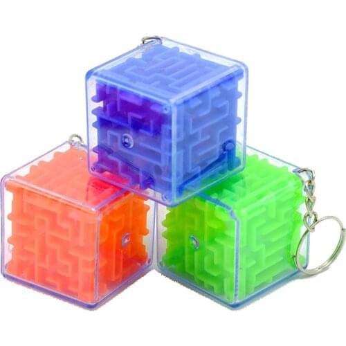 1pcs Childrens Puzzle Maze Cube 3CM Keychain Rotating Bead Maze Decompression Toy Keyring