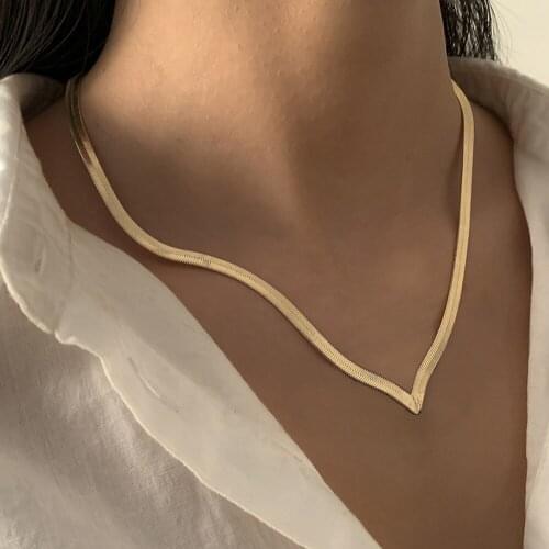 Sexy Snake Necklace Alloy Fine MultiLayer Clavicle Chain For Women 2021 Simple Choker Fashion Making Sweater Accessories Jewelry