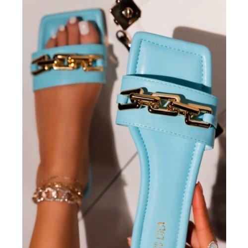 Fashion sexy chain decoration solid color flat outdoor large size Women slippers 2021 summer new style comfortable Beach Slipper