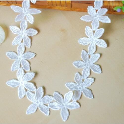 Wholesale 14-15Yards 1.7inch White Flower Lace Trim Ribbon Flower Home Applique DIY Sewing Craft Ribbon Wedding Accessory Z016