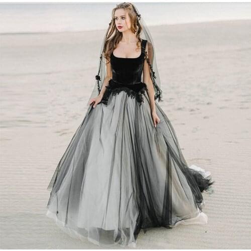 2020 New Gothic Wedding Dress Velvet Tulle Square Neck Sleeveless Beads Appliques Open Back Vintage Black Bridal Gowns with Veil