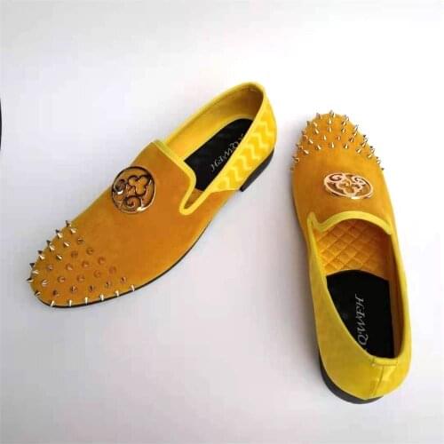 XQWFH 2021 Handmade Yellow Leather Men Metal Button Shoes Fashion Black Bottom Mens Loafers Spiked Design Flats Plus Size