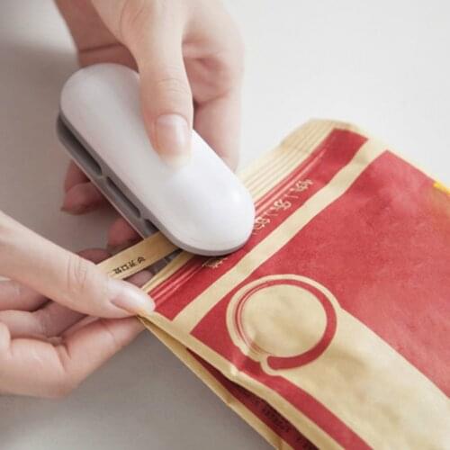 Health Portable Food Sealer Machine Handheld Food Snacks Packaging Vacuum Plastic Bag Heat Sealing Machine Closing Capper
